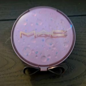 Mac Eye Love Surprises Eyeshadow Palette